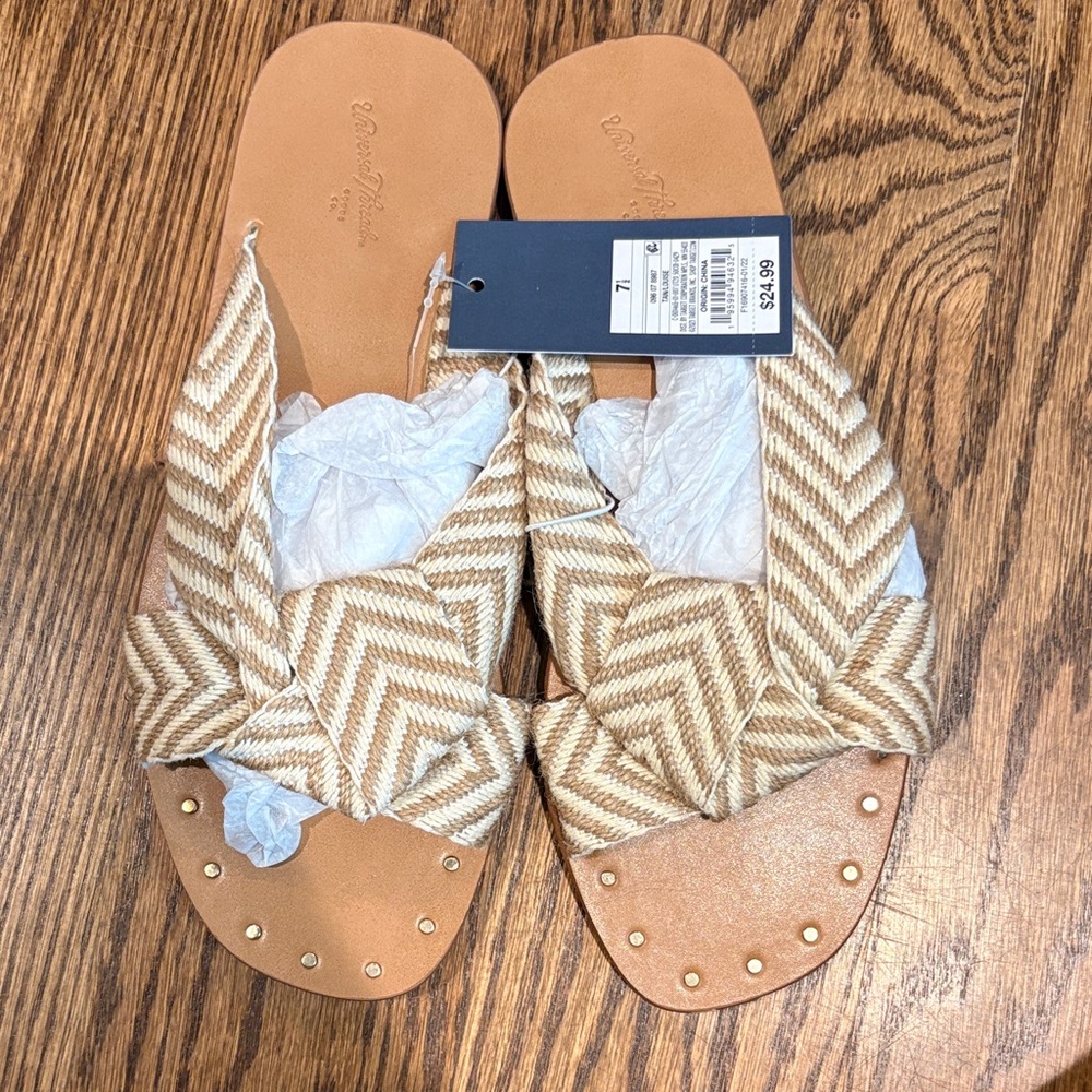 Universal Thread Tan and Cream Sandals